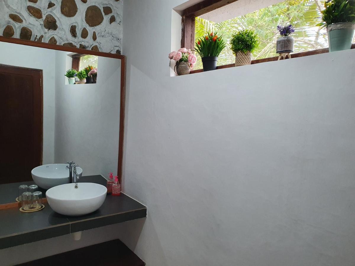 Amban Beach House Manokwari Exterior photo